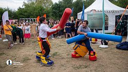 Бой на бабуках и метание тарелок: в Челябинске прошел «Молфест‑2022»