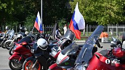 Байкеры челябинского мотоклуба доставляют продукты малоимущим семьям