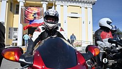 Байкеры челябинского мотоклуба доставляют продукты малоимущим семьям