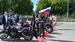 Байкеры челябинского мотоклуба доставляют продукты малоимущим семьям