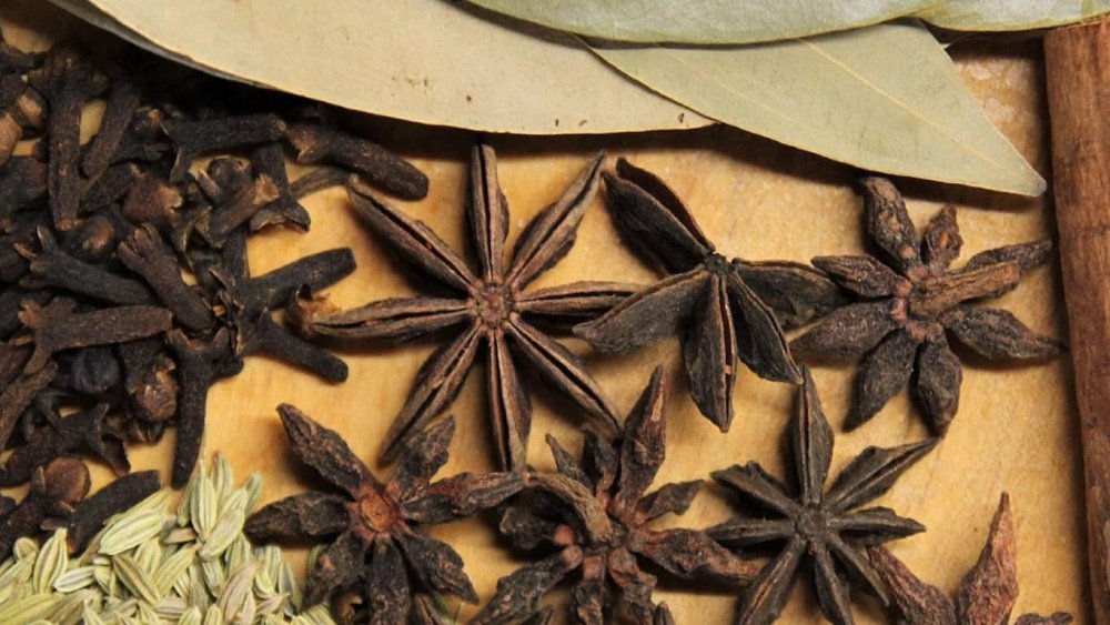 Почему жевательную резинку нужно заменить гвоздикой