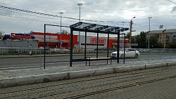 В Челябинске появились новые трамвайные платформы и остановки на улице Каслинской