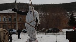 В Миассе на площади, где снесли памятник Ленину, поставили поклонный камень