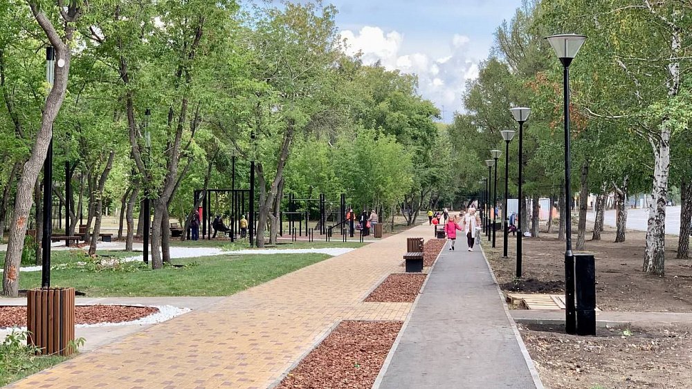 В Челябинске открыли новый сквер на улице Бажова