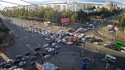 В Челябинске из-за неработающего светофора образовалась масштабная пробка