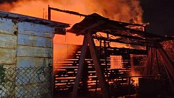 В Челябинске на пожаре в частном доме погибли двое мужчин