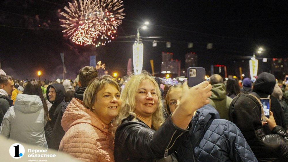 В Челябинске День города завершился фейерверком: фоторепортаж