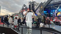 С Днем города челябинцев поздравили Клава Кока, Niletto и рэпер ST