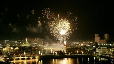 Праздничный салют на День города. Лучшие моменты