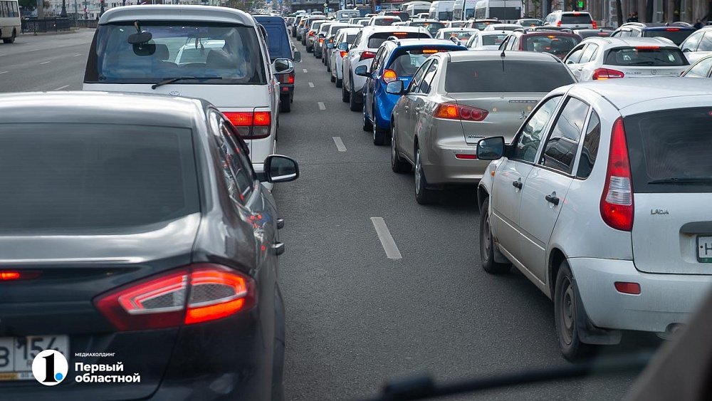 В Челябинске ограничили движение на трамвайном переезде у ТРК «Алмаз» из-за ремонта 