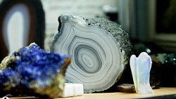 Геммолог Олег Джумаев: большинство драгоценных камней в украшениях южноуральцев — поддельные