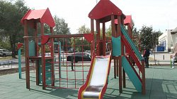 Сезон благоустройства завершается в челябинском поселке Новосинеглазово