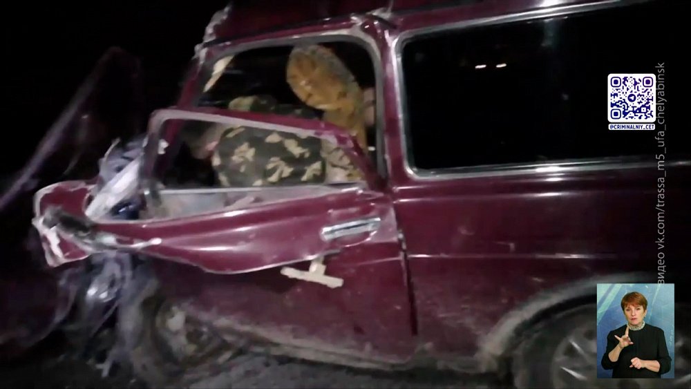 Под Симом внедорожник влетел в фуру