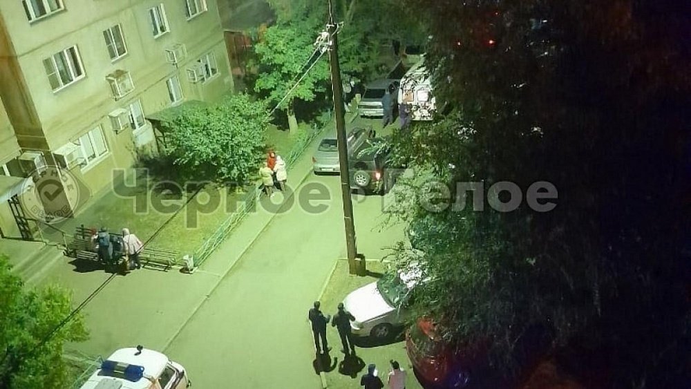 Причиной взрыва в Магнитогорске стала светошумовая граната — источник