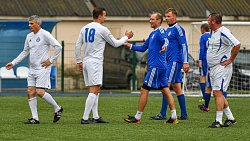 Наставник ФК «Челябинск» Виктор Булатов сыграл в футбольном турнире «Матч памяти друзей»