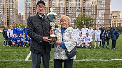 Наставник ФК «Челябинск» Виктор Булатов сыграл в футбольном турнире «Матч памяти друзей»