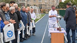 Наставник ФК «Челябинск» Виктор Булатов сыграл в футбольном турнире «Матч памяти друзей»