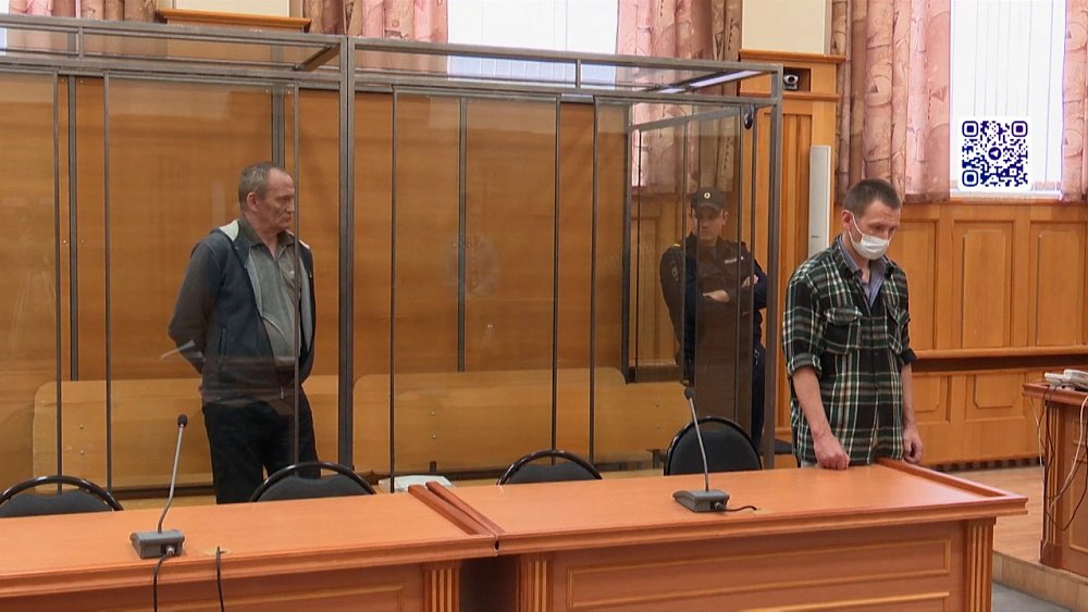 Двое мужчин жестоко убили товарищей