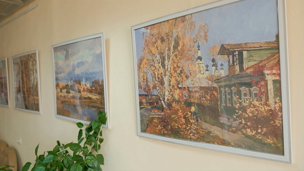 Картины в больнице в сюжете «Арт-вижн-терапия в Челябинске»