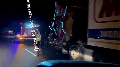 В Челябинской области на трассе М-5 вспыхнул большегруз