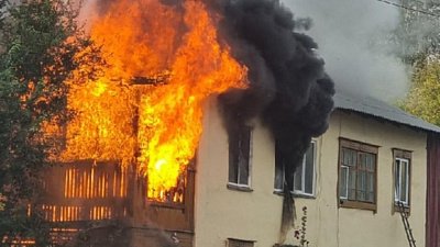 Две женщины пострадали на пожаре в жилом доме в Копейске