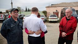 Губернатор Челябинской области посетил военкомат во время рабочей поездки в Троицк