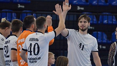 Южноуральский гандбольный клуб «Динамо-Сунгуль» одержал первую победу в Суперлиге