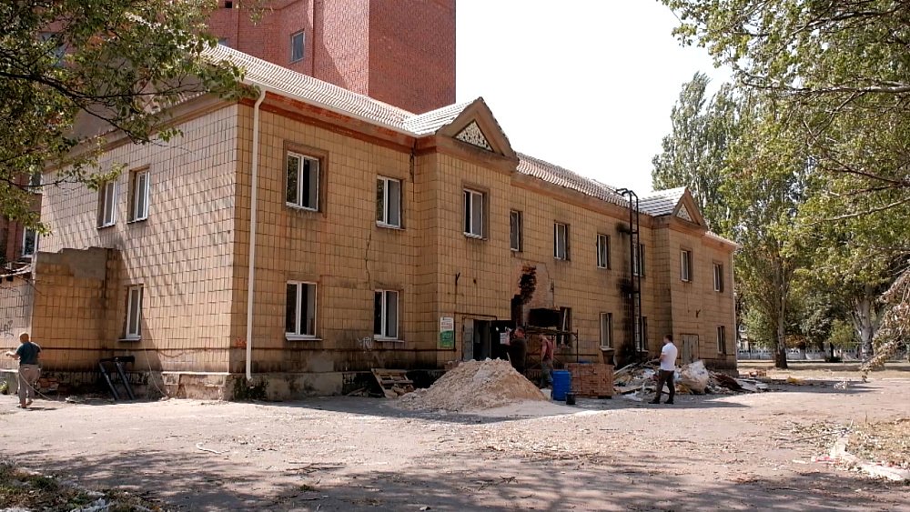 Уральский характер: бесстрашные люди восстанавливают Донбасс под огнем