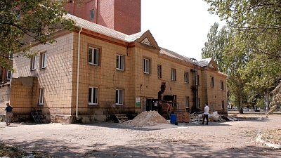 Уральский характер: бесстрашные люди восстанавливают Донбасс под огнем