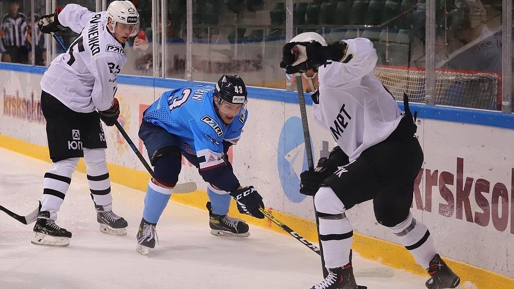 Хоккейный клуб «Челмет» упустил победу в матче с красноярским «Соколом» в чемпионате ВХЛ