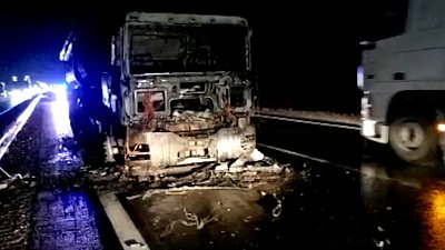 В Челябинской области на трассе М-5 сгорел большегруз