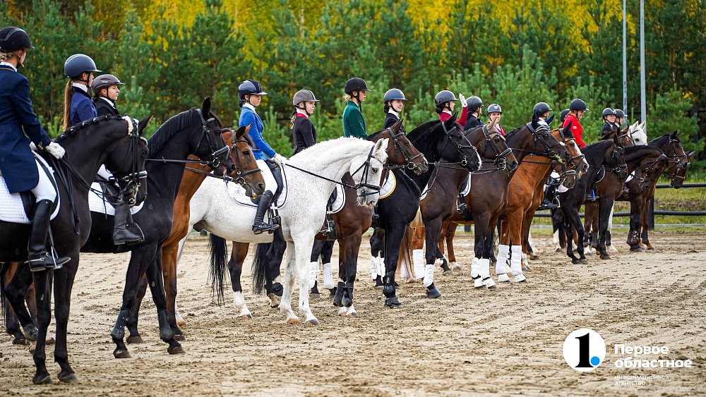 В Челябинске стартовали Всероссийские соревнования среди студентов по конному спорту