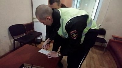 В Копейске полицейский не дал сбежать водителю, сбившему ребенка