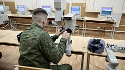 Алексей Текслер проверил, как размещены мобилизованные в Чебаркуле