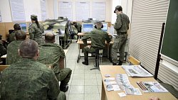 Алексей Текслер проверил, как размещены мобилизованные в Чебаркуле