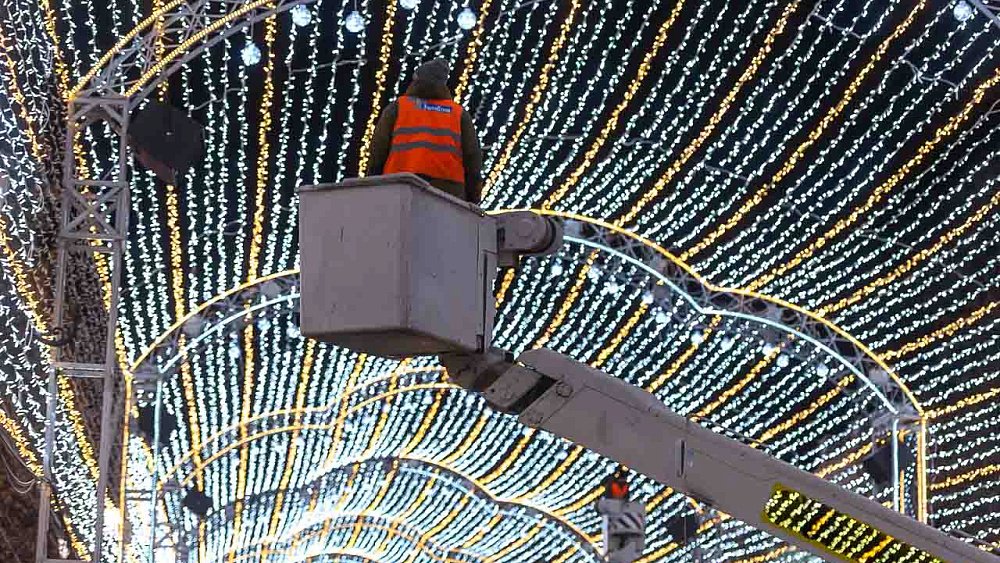 На Кировке к Новому году установят «светящееся небо» за 124 млн рублей