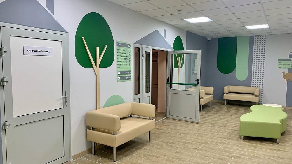 Как в лесной сказке: в Снежинске отремонтировали детскую поликлинику