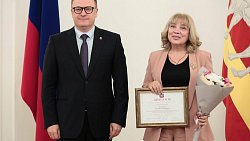 Алексей Текслер вручил премии 50 лучшим педагогам Челябинской области