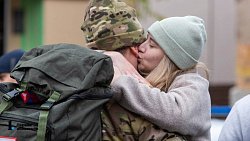 Среди отправляемых в войска из Челябинской области все больше добровольцев — военком