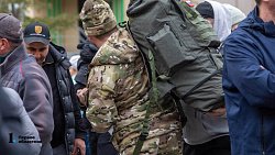 Среди отправляемых в войска из Челябинской области все больше добровольцев — военком