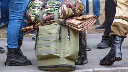 Среди отправляемых в войска из Челябинской области все больше добровольцев — военком