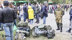 Среди отправляемых в войска из Челябинской области все больше добровольцев — военком