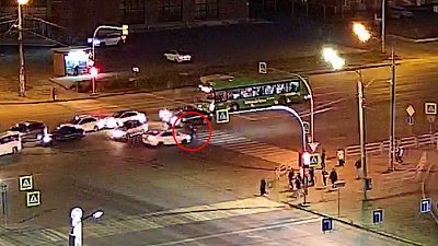 В Челябинске автомобиль сбил женщину на пешеходном переходе