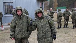 Вице-губернатор Алексей Фартыгин навестил южноуральских резервистов в Свердловской области