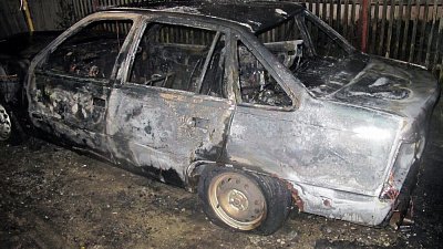 В Миассе мужчина поджег автомобиль бывшей жены
