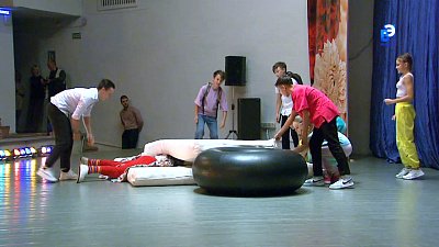 В Юности поздравляют пожилых людей