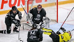 Хоккейный клуб «Белые медведицы» впервые обыграл подмосковное «Торнадо» в чемпионате ЖХЛ