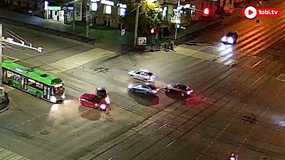 Авария в центре Челябинска попала на видео