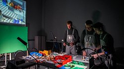 В Челябинск привезут спектакль «Цветы для Элджернона» в стиле Lego