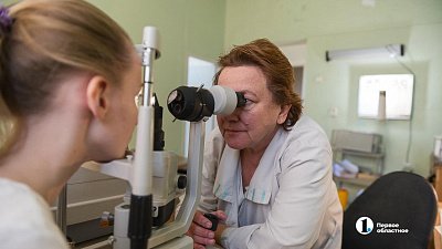 Жителю Челябинской области имплантируют искусственный хрусталик в прямом эфире